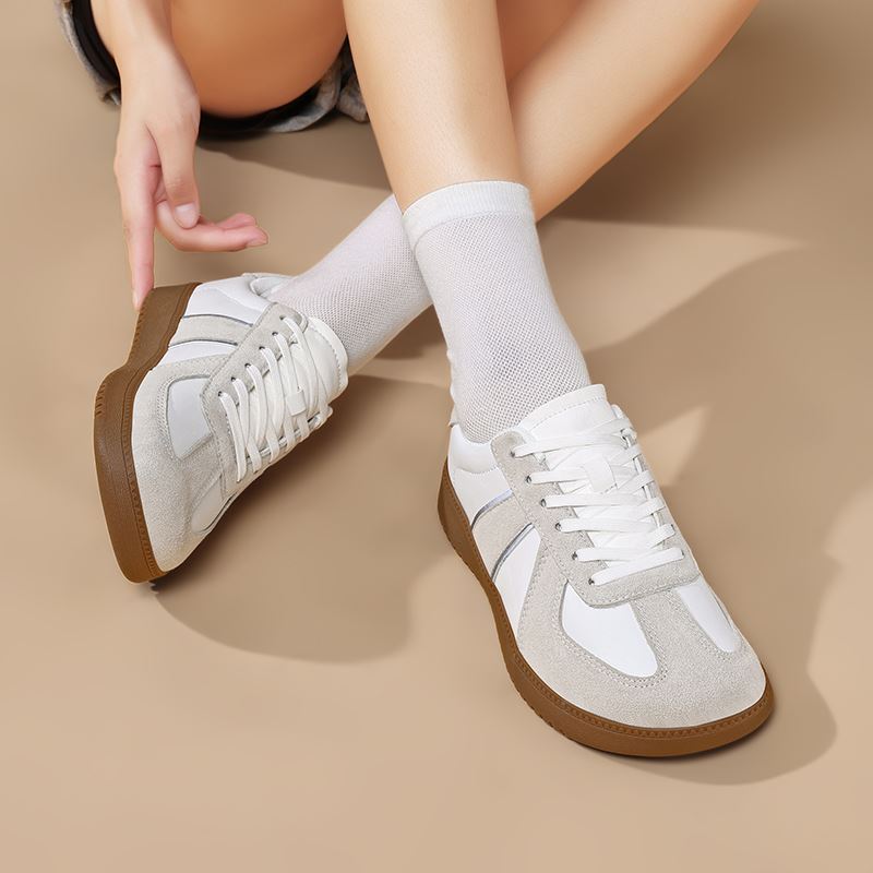 Court Trainer Wide Toe Box Shoe worn, view 4